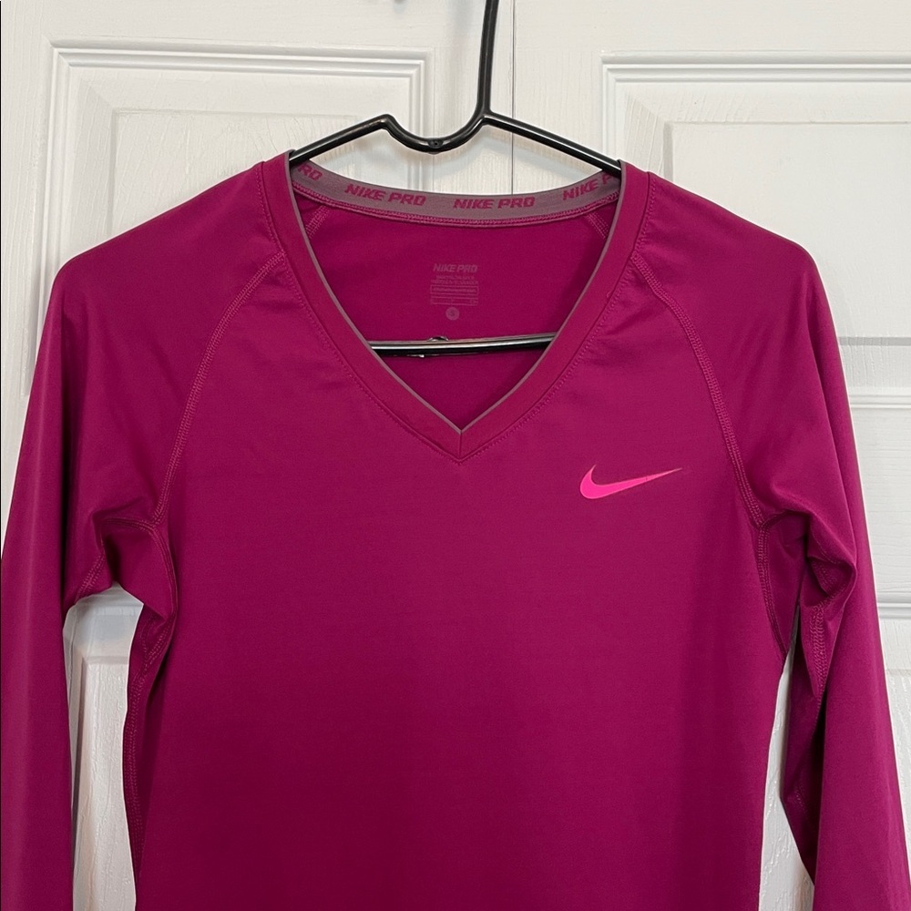 Nike Dri Fit Women's Sz S Magenta Long Sleeve Tee